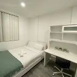 Burwood 2Br Lovely Apt Near Train