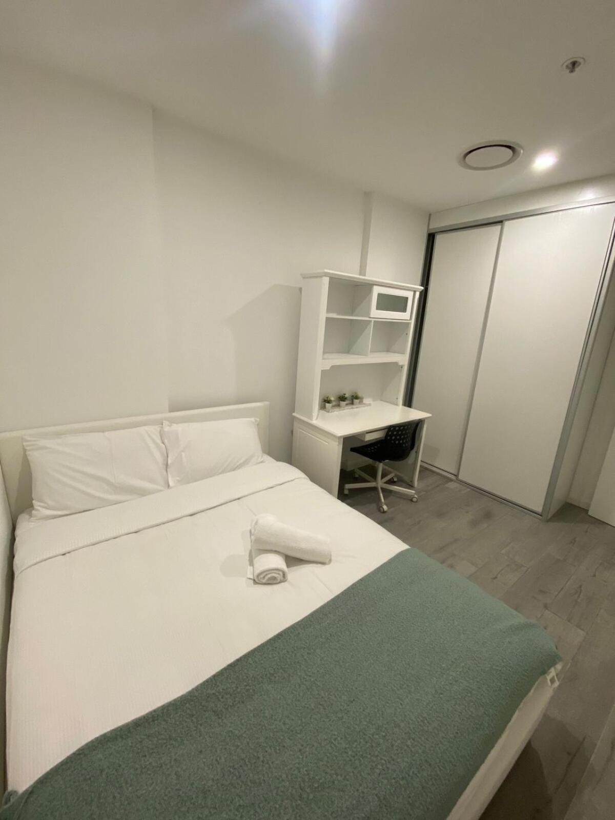 Apartment Burwood 2br Lovely Near Train