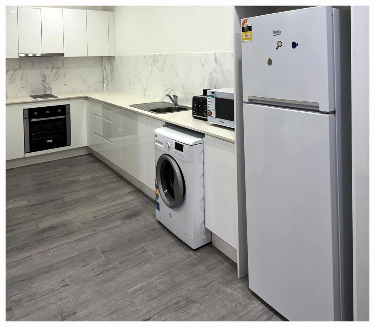 Apartment Burwood 2br Lovely Near Train Sydney