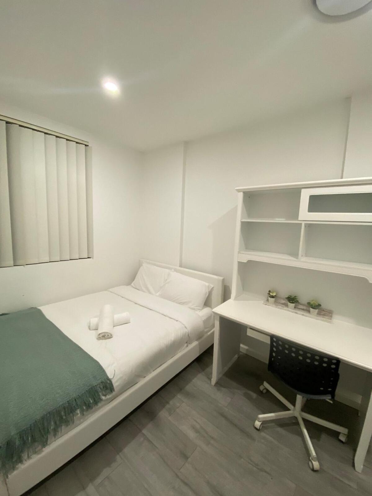 Apartment Burwood 2br Lovely Near Train *